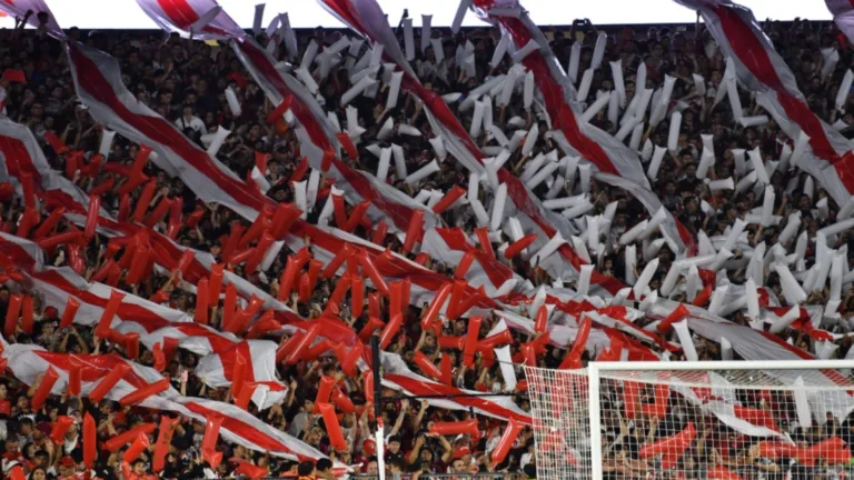 Torcedores do River Plate esquecem SPFC elegem o maior clube do Brasil
