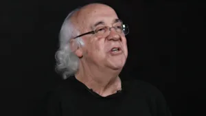 Tostão elege time com meio-campo fraco no Brasileirão