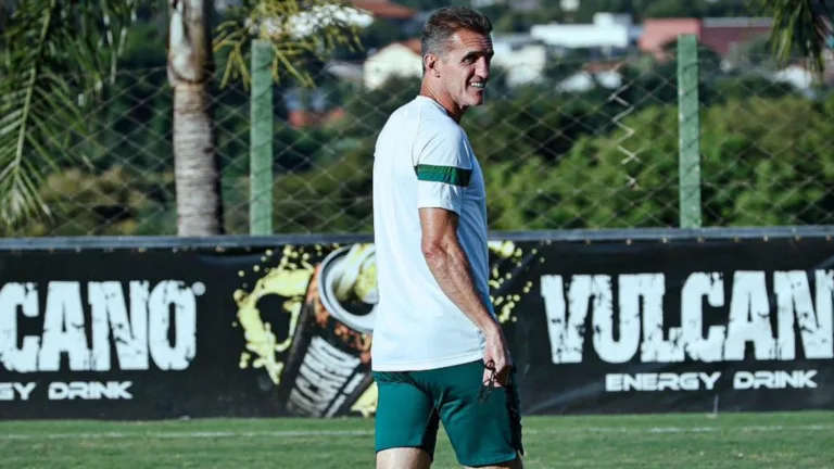 Vagner Mancini exalta vitória e liderança do Goiás na Série B:  “Não vamos deixar cair”