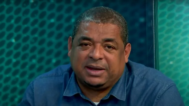 Vampeta aponta técnico do futebol brasileiro que “está se achando”