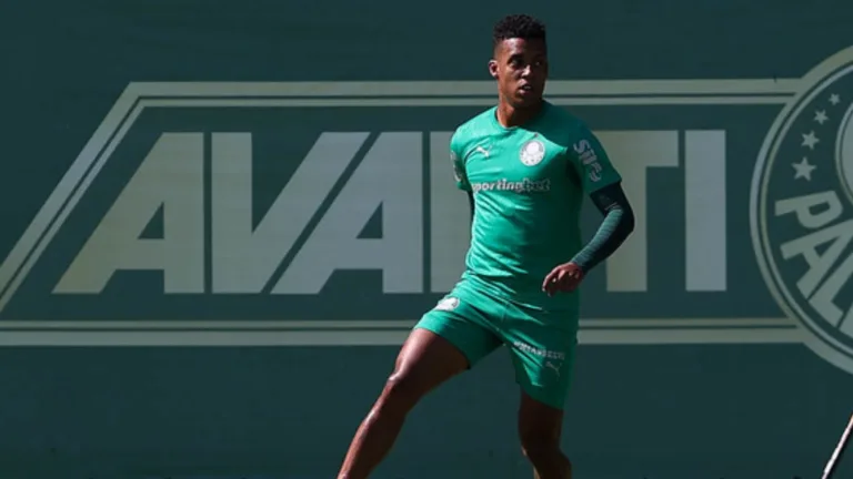 Vanderlan ganha confiança de Abel Ferreira no Palmeiras depois de viver altos e baixos