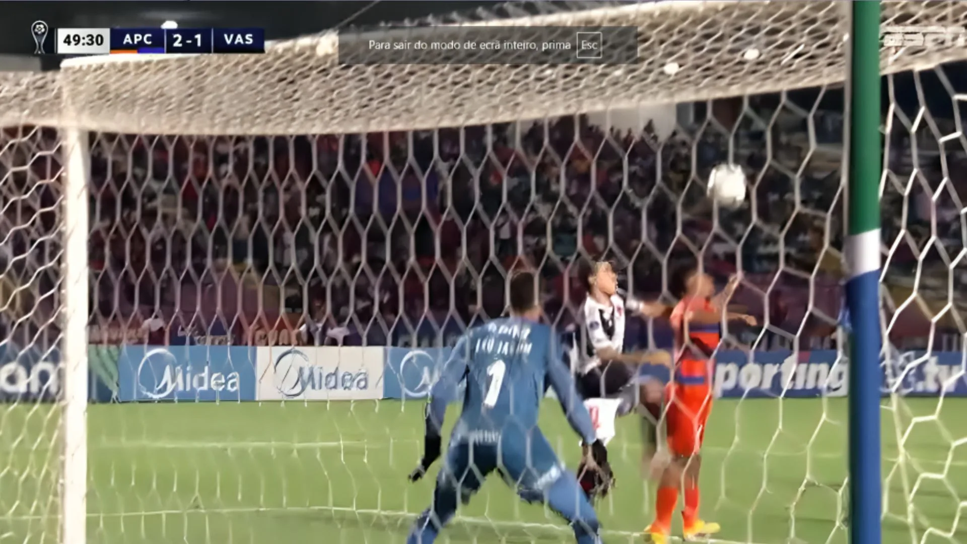 Gol sofrido pelo Vasco na Sul-Americana deixa torcedores incrédulos; assista