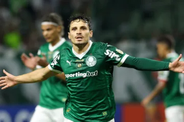 Palmeiras confirma Raphael Veiga e Facundo Torres no time titular contra o Al Ahly no Mundial de Clubes