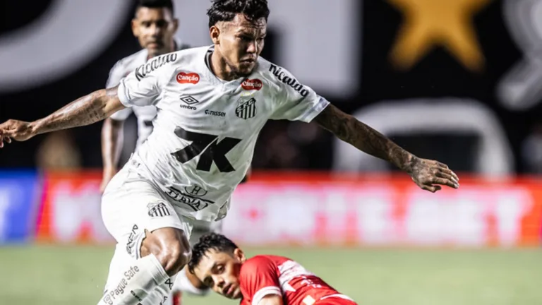 Caso de indisciplina de Gabriel Veron pode acelerar o planejamento do Santos em reformular o elenco
