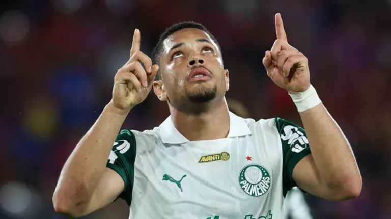 Vitor Roque, do Palmeiras, não marcava em dois jogos seguidos há mais de um ano