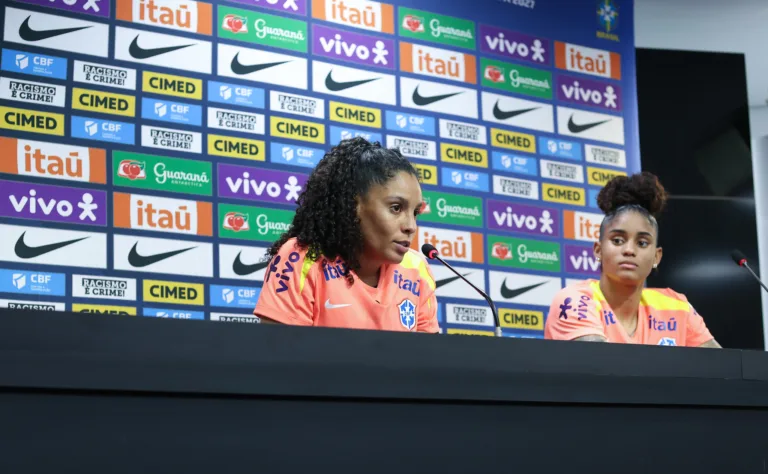 Yasmim, lateral da Seleção Brasileira Feminina, fala sobre a importância de Arthur Elias para as atuações do plantel brasileiro