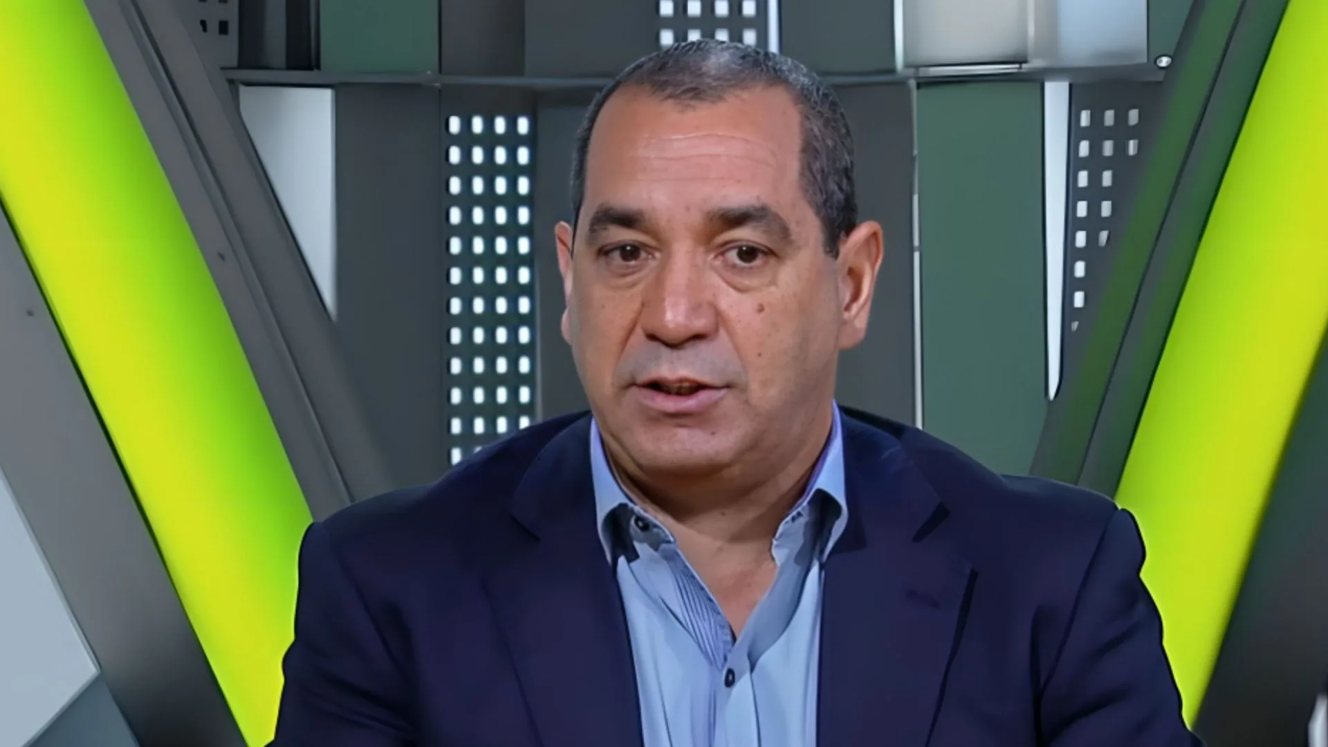 Zinho crava time que ‘parou no tempo’ no Brasil: “Tem que melhorar”