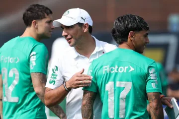 Abel Ferreira esboça escalação do Palmeiras contra o Porto e torcedores pedem Facundo Torres no banco 