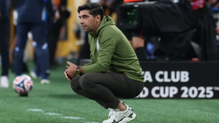 Abel Ferreira indica impacto da família na decisão de seguir no Palmeiras: “Chegou o tempo não de pensar em mim” Abel Ferreira indica impacto da família na decisão de seguir no Palmeiras: “Chegou o tempo não de pensar em mim”