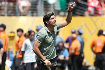 Abel Ferreira admite favorecimento com paralisação em Palmeiras x Al Ahly: “Se estivesse perdendo, não ia gostar”