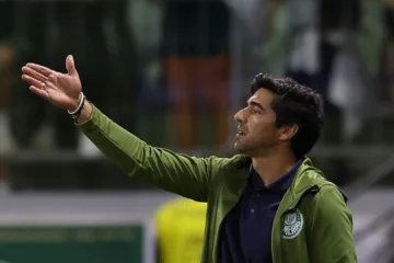 Abel Ferreira revela limitação de Paulinho e torcedores do Palmeiras reagem: “Mais um investimento errado”