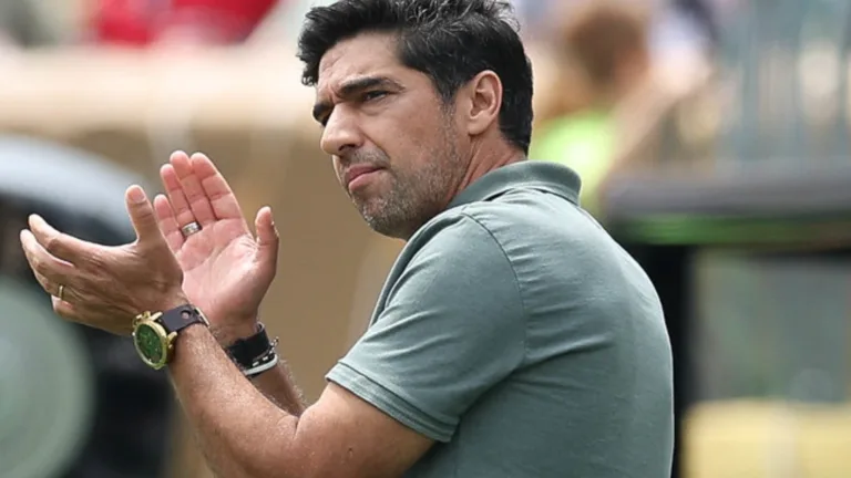Defesa reserva do Palmeiras não preocupa Abel nas quartas do Mundial de Clubes: “Ainda não pensei nisso”