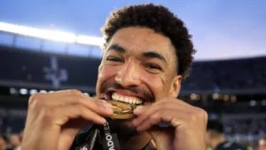 Adryelson, ex-Botafogo, pode ser contratado pelo Grêmio e Bruno Soares reage: “Chega e joga de titular”