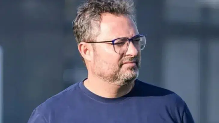 Casagrande detona Santos por contratação de novo diretor de futebol: “Era hora de trazer o Alexandre Mattos?” Casagrande detona Santos por contratação de novo diretor de futebol: “Era hora de trazer o Alexandre Mattos?”