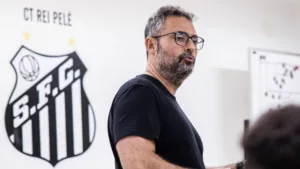 Edmundo decreta futuro do Santos no Brasileirão após contratação de Alexandre Mattos: “Vai cair de verdade”