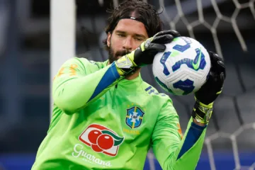 Alisson critica gestão na CBF e vê Brasil com potencial para vencer a Copa do Mundo: “Existe um caminho para isso”