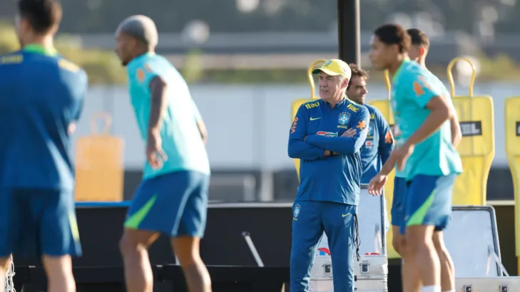 Ancelotti começa a trabalhar com a seleção brasileira e terá 46 dias com os jogadores até a Copa do Mundo Ancelotti começa a trabalhar com a seleção brasileira e terá 46 dias com os jogadores até a Copa do Mundo