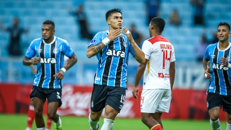 Kaliel Dorneles afirma que Peñarol quer acerto com Arezo até domingo: “Fazendo força para que o negócio aconteça”