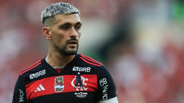 Arrascaeta desabafa após polêmica no Flamengo com médico José Luiz Runco: “Muito difícil estar focado no campo”