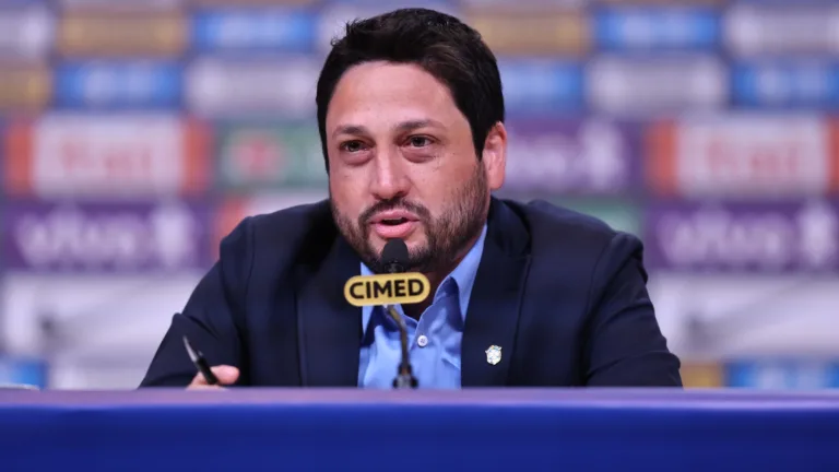 Arthur Elias se diz orgulhoso pelo 4º lugar da seleção brasileira feminina no ranking da Fifa