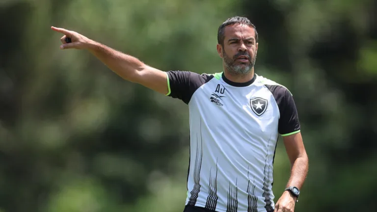 Ex-Botafogo, Artur Jorge revela desejo de voltar a trabalhar no futebol brasileiro: “Meu plano de carreira”