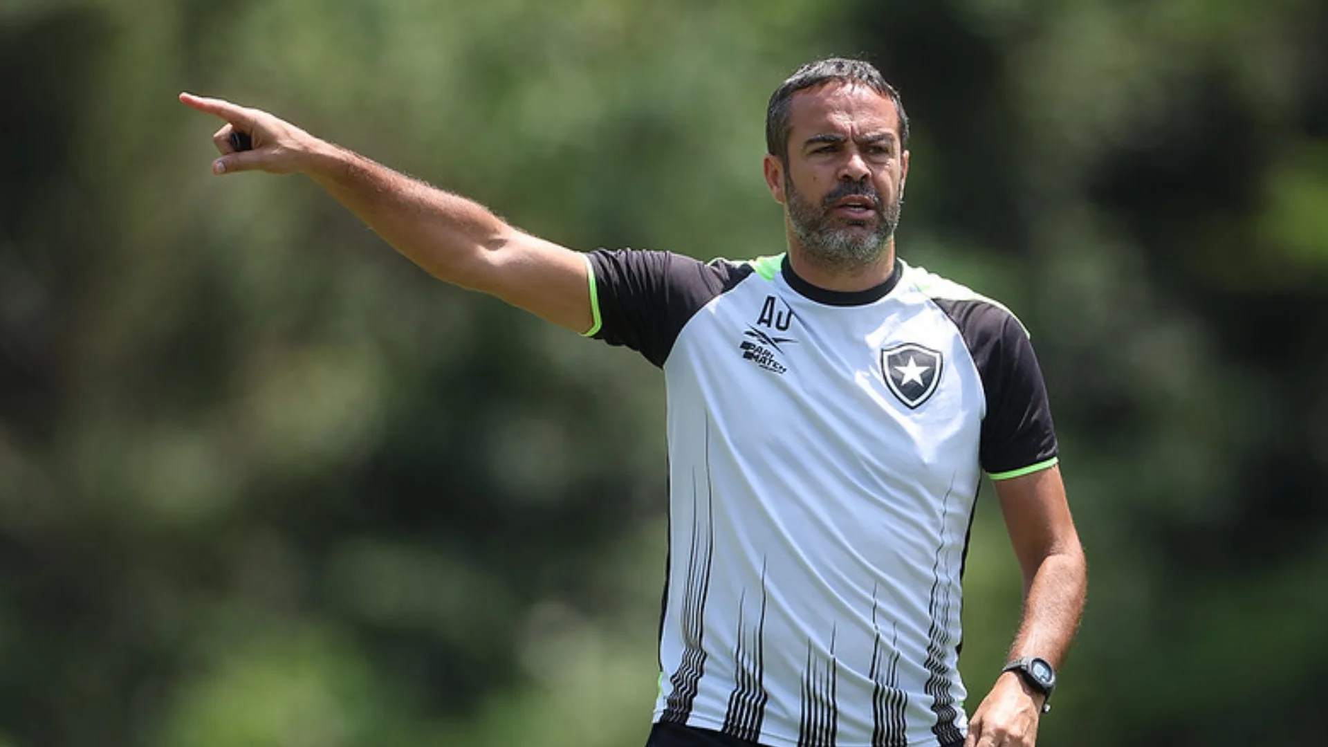 Ex-Botafogo, Artur Jorge revela desejo de voltar a trabalhar no futebol brasileiro: “Meu plano de carreira”