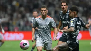 Atlético-MG x Internacional: onde assistir, prováveis escalações e mais do jogo do Brasileirão Série A