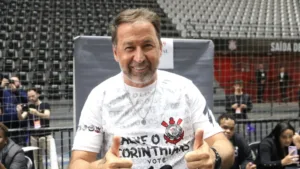 Augusto Melo, do Corinthians, é sincero sobre possibilidade do São Paulo virar SAF: “Tem um poder de reação enorme”