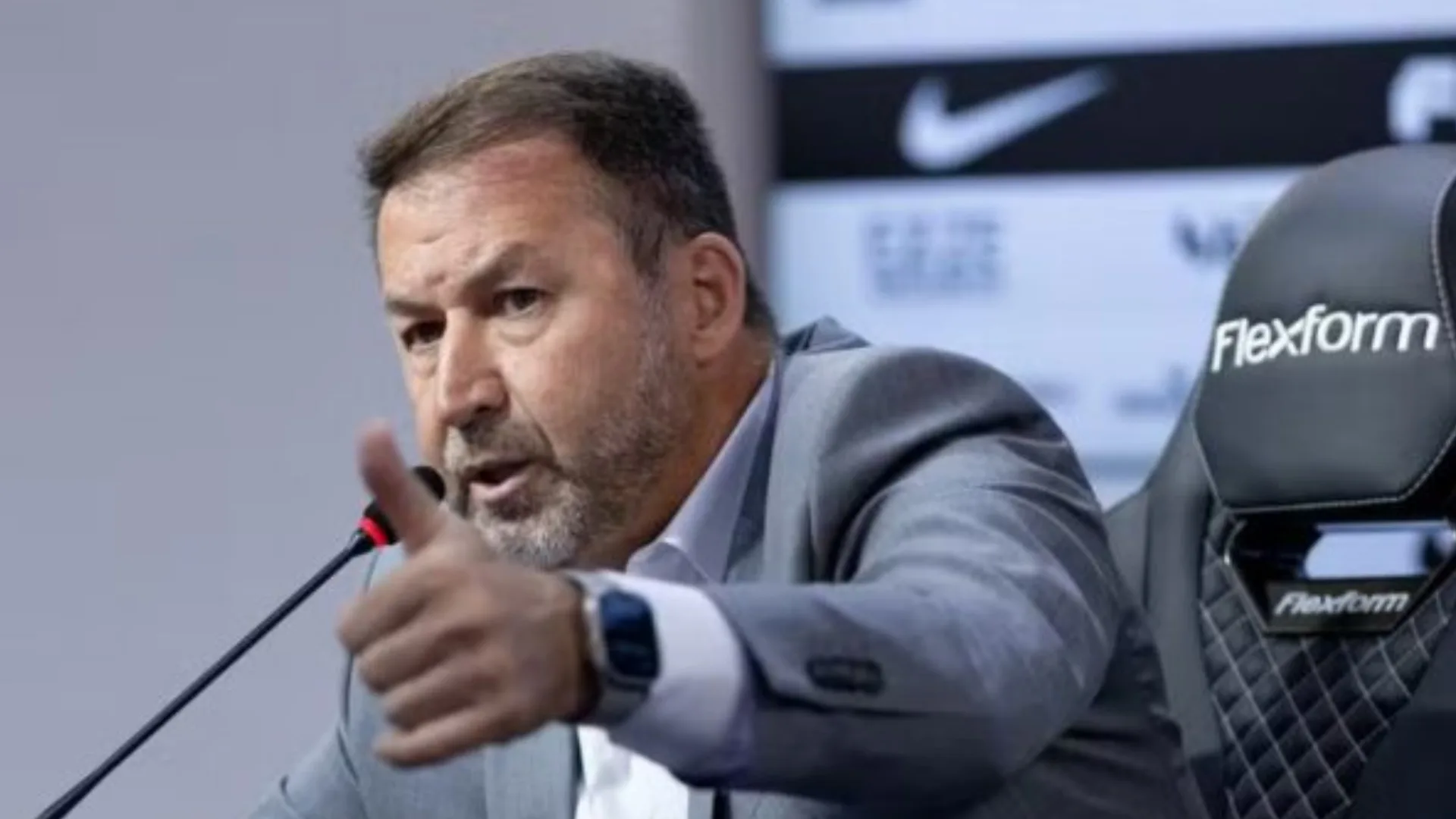 Vice do Corinthians, Armando Mendonça chama gestão de Augusto Melo de ‘baderna’: “A instabilidade política vem das reiteradas condutas dele”