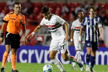 Conmebol multa Bobadilla, do São Paulo, por acusação de xenofobia em jogo da Libertadores