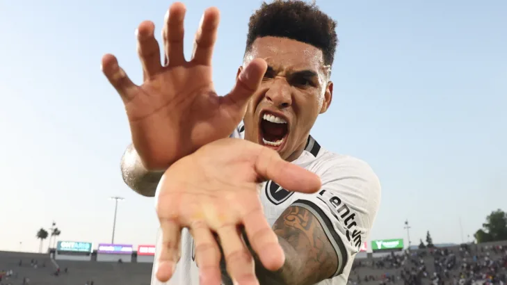 Igor Jesus é anunciado pelo Nottingham Forest e torcida do Botafogo lamenta: “Maior desmanche da história” Igor Jesus é anunciado pelo Nottingham Forest e torcida do Botafogo lamenta: “Maior desmanche da história”