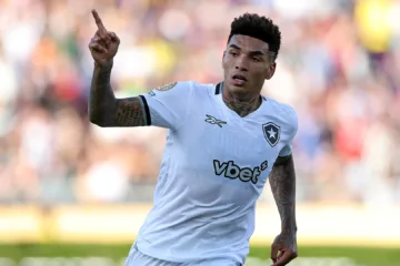 Jornais franceses repercutem vitória do Botafogo contra o PSG no Mundial de Clubes: “Ataque inofensivo, classificação em perigo”