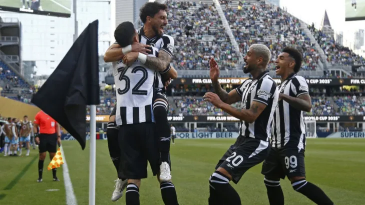 Zinho rechaça duelo parelho em PSG x Botafogo no Mundial de Clubes: “Jogar por uma bola” Zinho rechaça duelo parelho em PSG x Botafogo no Mundial de Clubes: “Jogar por uma bola”
