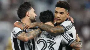 Botafogo vence o Ceará na despedida de Igor Jesus do Nilton Santos em jogo atrasado do Brasileirão