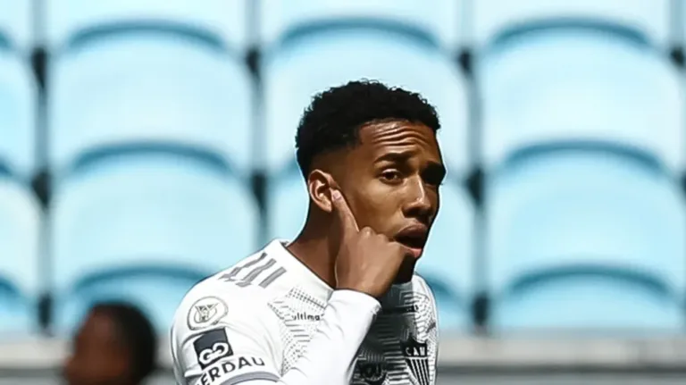 Nicola crava saída de atacante Brahian Palacios do Atlético-MG: “Jogador estava fora dos planos do Cuca”