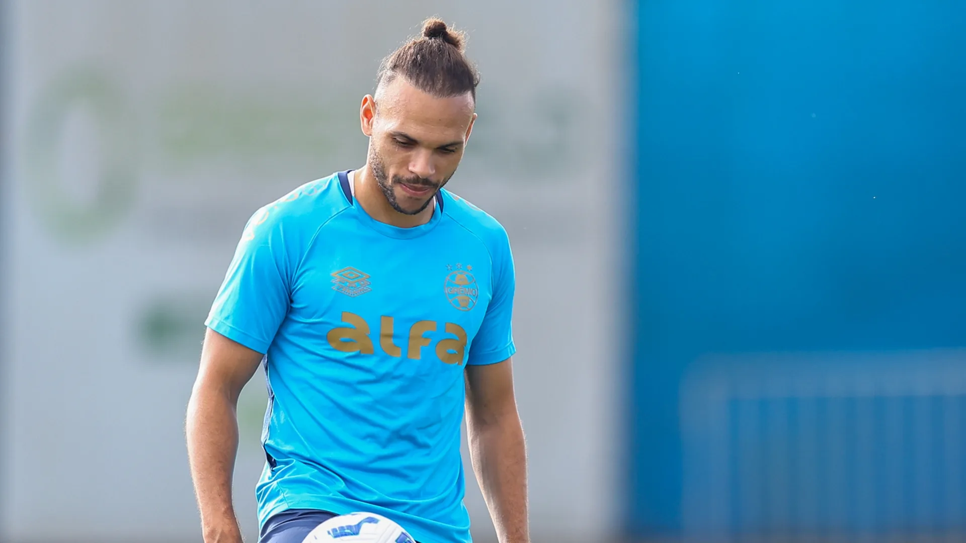 Ribeiro Neto responde se Braithwaite é imprescindível ao Grêmio hoje: “Joga mais do que vem jogando”