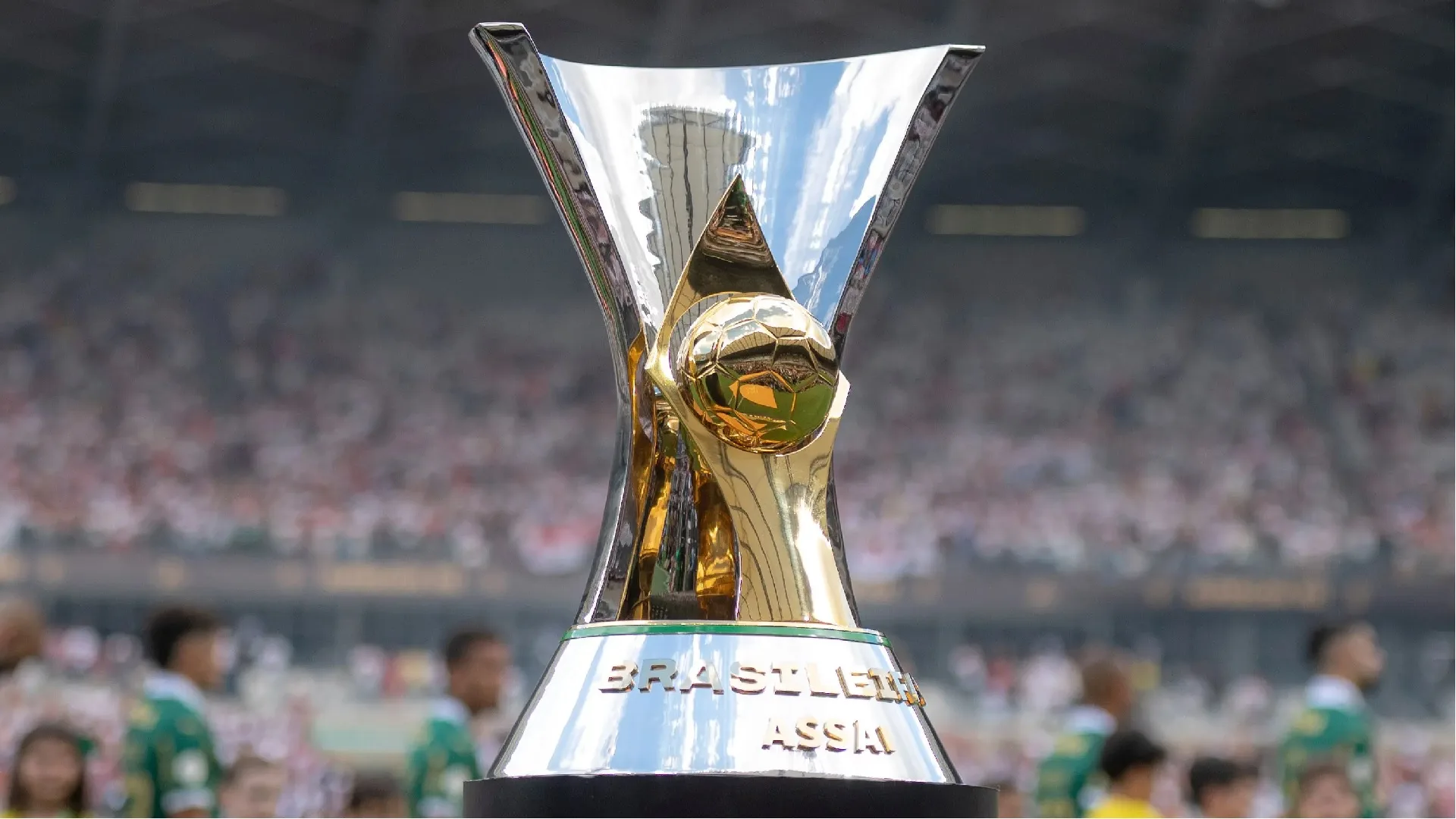 Brasileirão tem rodada marcada por luta pela liderança entre Cruzeiro e Flamengo e preocupação dos torcedores com o Grêmio