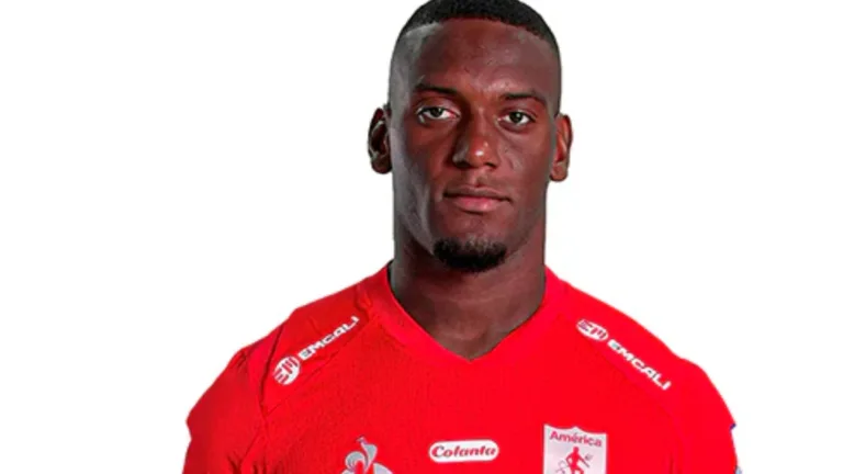 Cruzeiro pode avançar por zagueiro Brayan Medina após desistir de Victor Gabriel e torcida cobra: “Precisa definir logo”