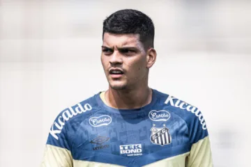 Gabriel Brazão termina primeiro semestre de 2025 com moral entre os torcedores do Santos