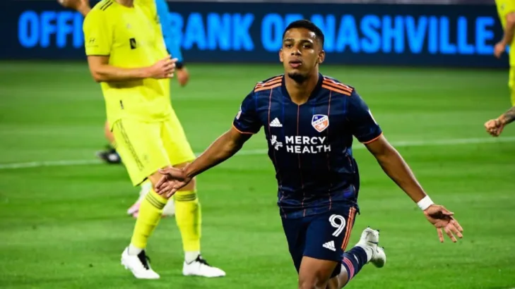 Vasco tem interesse em Brenner e Fernando Diniz pode ajudar nas negociações, segundo Nicola Vasco tem interesse em Brenner e Fernando Diniz pode ajudar nas negociações, segundo Nicola