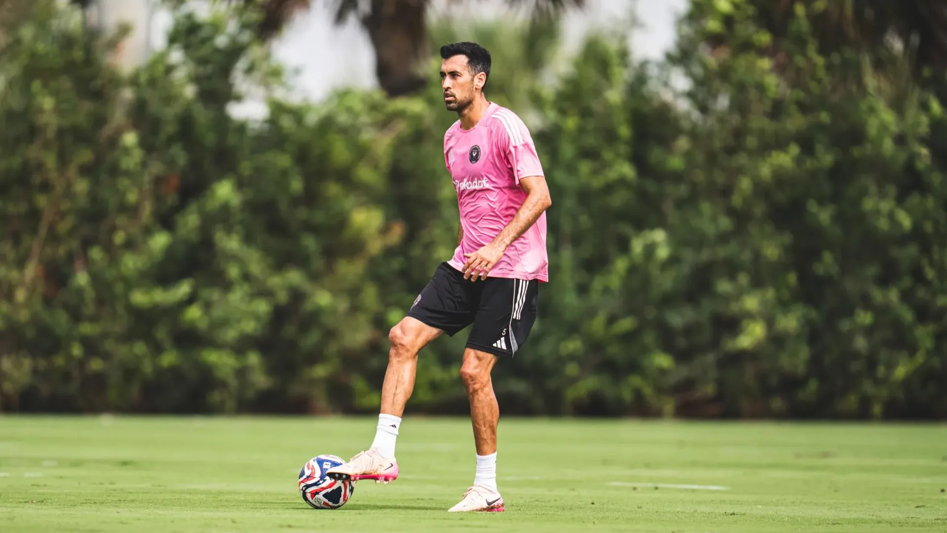 Busquets descarta Palmeiras e elege Porto como favorito no Grupo A da Copa do Mundo de Clubes