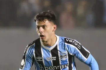 Carballo, volante pertencente ao Grêmio