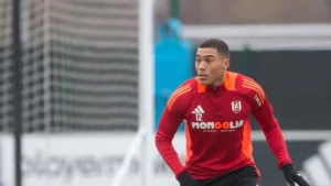 Nicola descarta possibilidade de Carlos Vinícius no Atlético-MG e faz alerta sobre salário