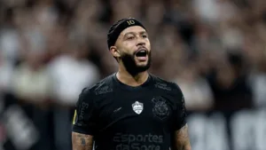 Casagrande critica Memphis Depay após derrota do Corinthians contra o Red Bull Bragantino: “Claramente forçando cartão amarelo”