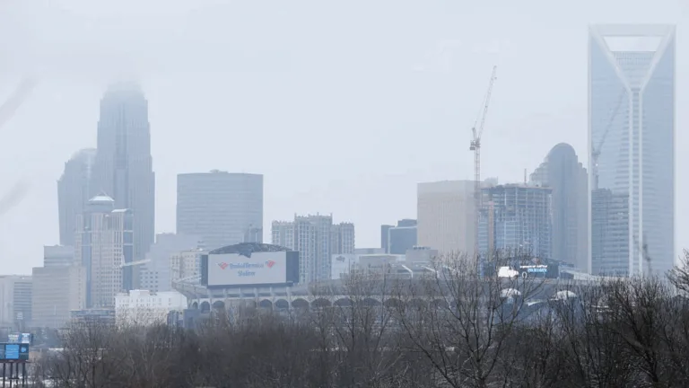 Chelsea x Benfica fica paralisado por quase 2 horas por condições climáticas adversas no Mundial de Clubes