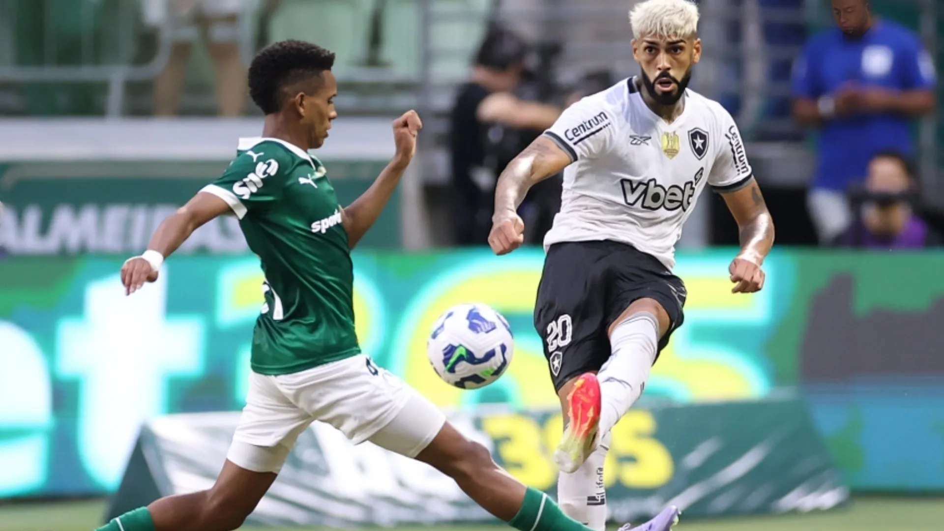 Cicinho acredita que Flamengo e Botafogo estarão nas quartas de final da Copa do Mundo de Clubes