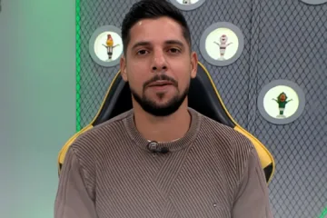 Cicinho projeta ‘final antecipada’ e prevê classificação do Flamengo contra o Bayern no Mundial: “Eu vou acertar”