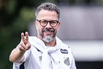 Cléber Xavier diz que parada do Brasileirão teve ‘lado bom e ruim’ para o Santos