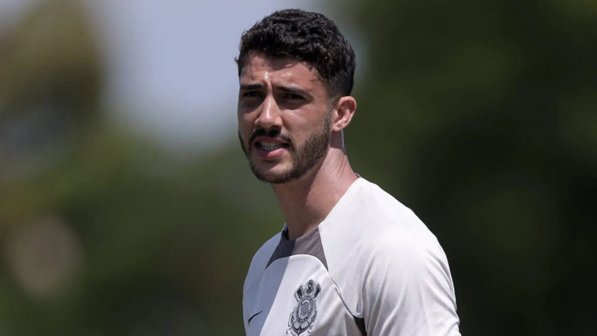 Craque Neto reprova renovação de contrato do Corinthians com o zagueiro Gustavo Henrique: “Não precisa dois anos”