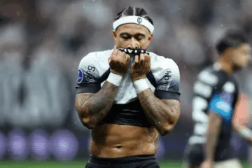 Corinthians quita parte da dívida com Memphis Depay e torcedores ironizam: “Vai poder fazer as compras do mês”